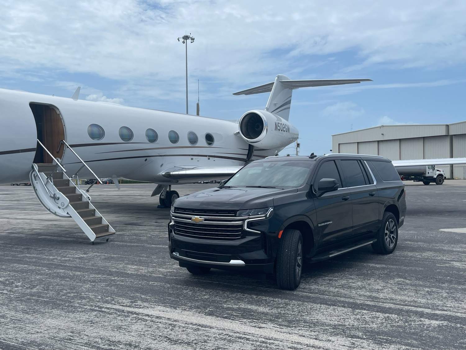 SUV transportation near an airport for Miami International Airport shuttle service